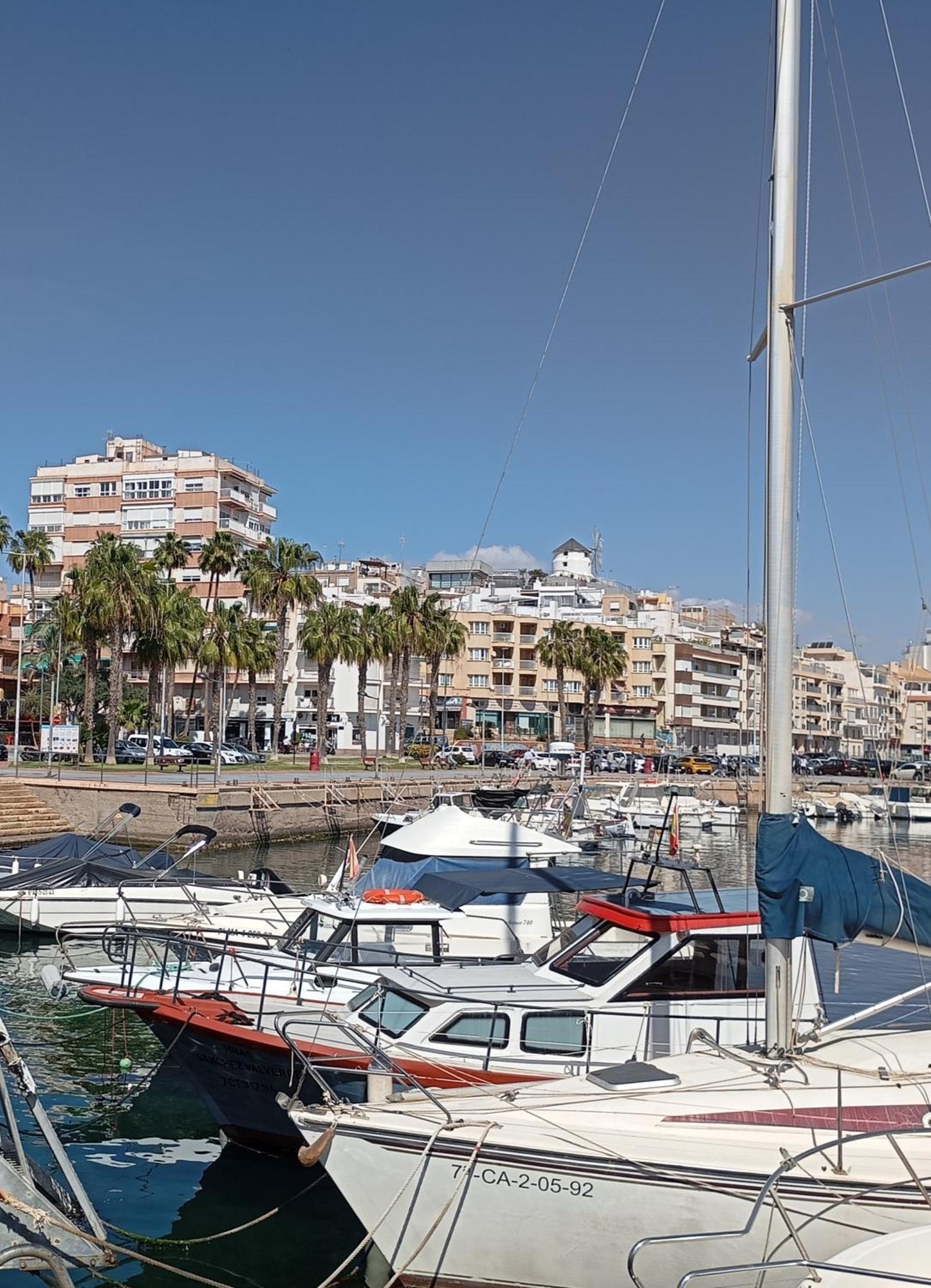 Mawilec, Centre, Plage, Port, Garage Águilas Exterior photo